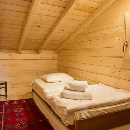 Rustic Chalet Sleeps 15-16 Fireplace 2 Parking Alpesi faház *