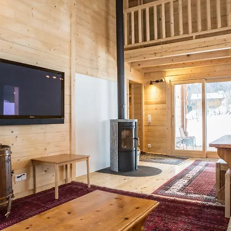 Rustic Chalet Sleeps 15-16 Fireplace 2 Parking *