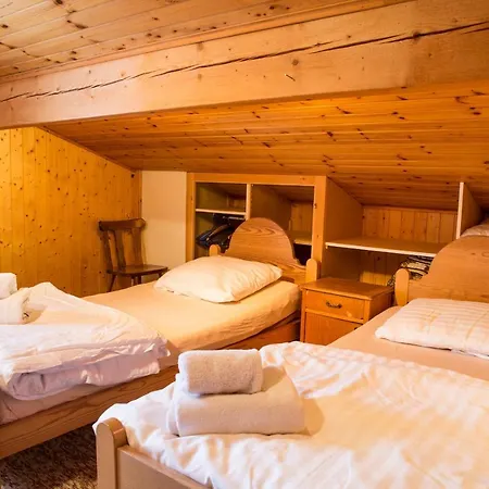 Alpesi faház Rustic Chalet Sleeps 15-16 Fireplace 2 Parking
