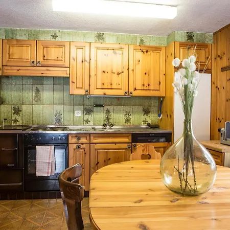 Rustic Chalet Sleeps 15-16 Fireplace 2 Parking * La Tzoumaz