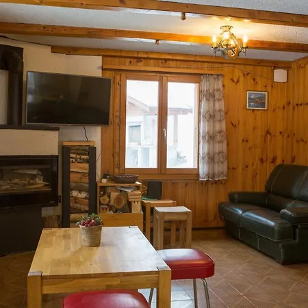 Alpesi faház Rustic Chalet Sleeps 15-16 Fireplace 2 Parking *