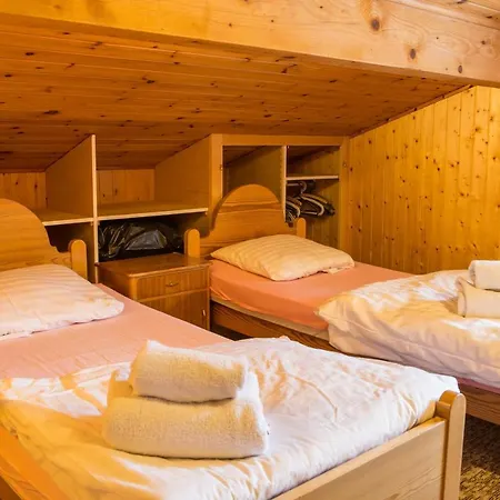 Rustic Chalet Sleeps 15-16 Fireplace 2 Parking Alpesi faház La Tzoumaz